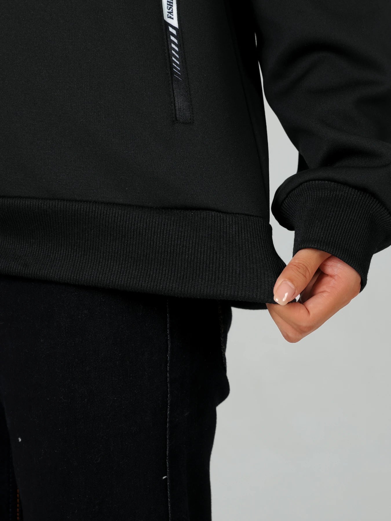 A Winter Women's Jacket, Fleece-Lined and Thickened for Warmth, Loose Casual Women's Outerwear, Polyester Fabric, Zip-Up Front, Side Zipper Pockets, Solid Color Hooded Jacket, Hidden Large Pockets Inside