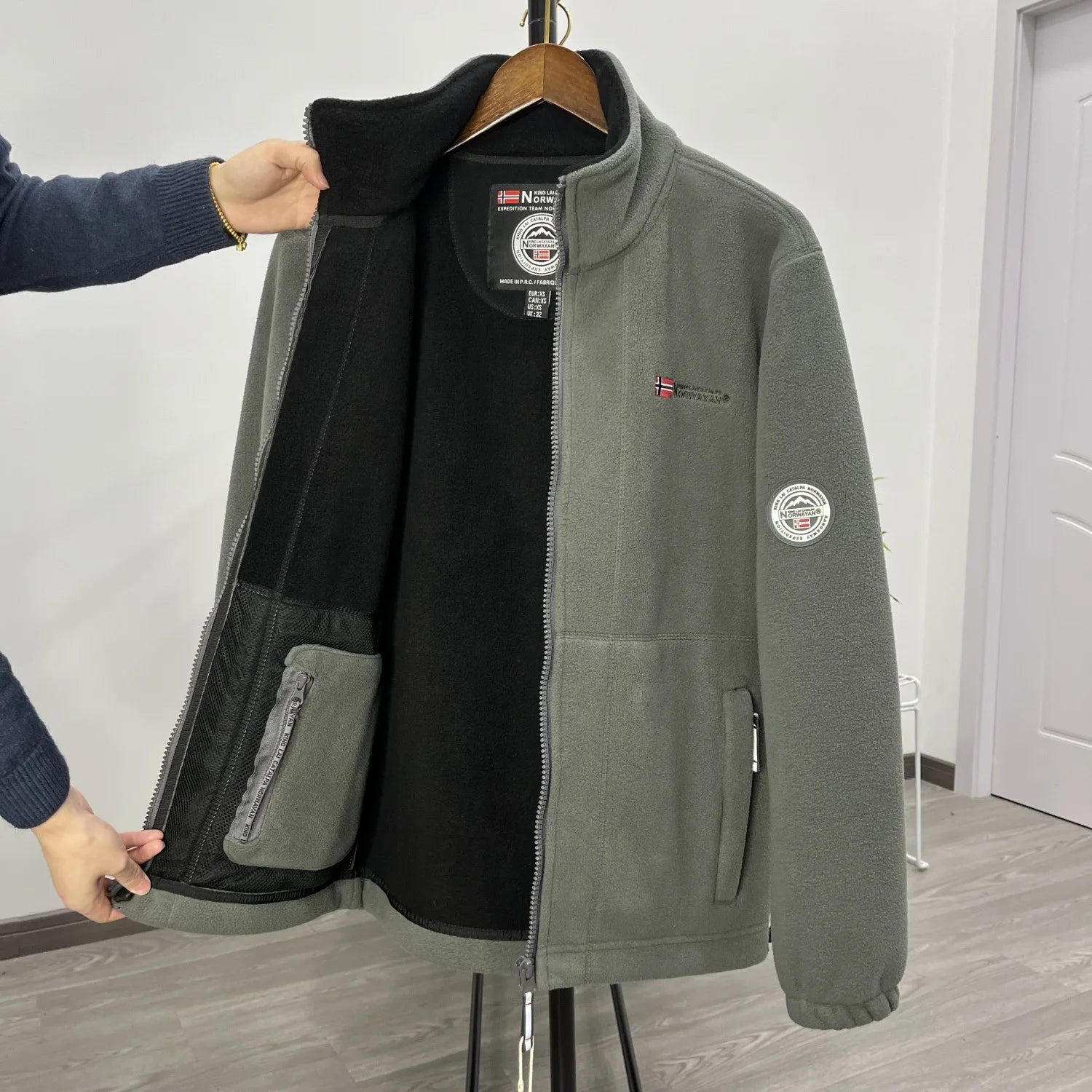 Winter Wool Jacket Men's Mountaineering Double-layer Thick Pocket Jacket Outdoor High Neck Windproof Skiing Sweatshirt Jacket Me