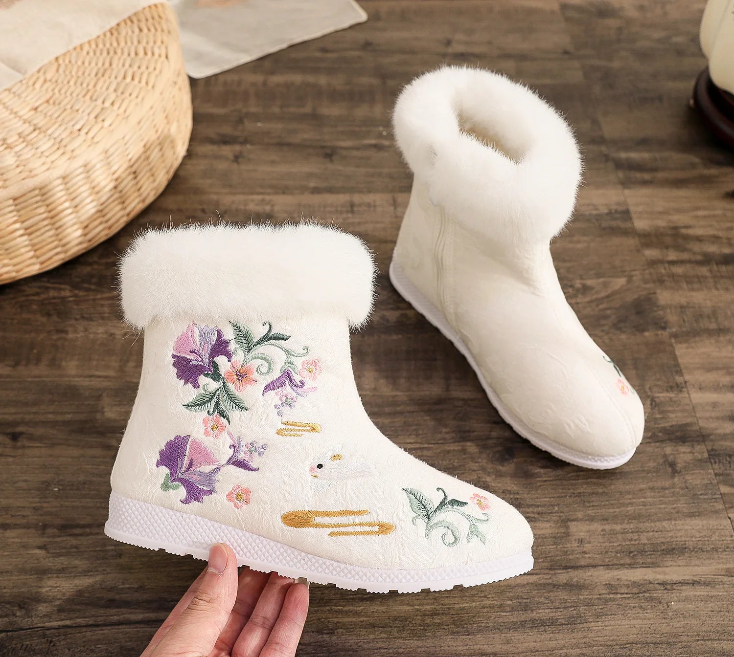 Fashion Winter Boots Women's Shoes Ethnic Style Embroidered Short Boots Women Warm Snow Shoes Female Antiquity Dance Flat Boot