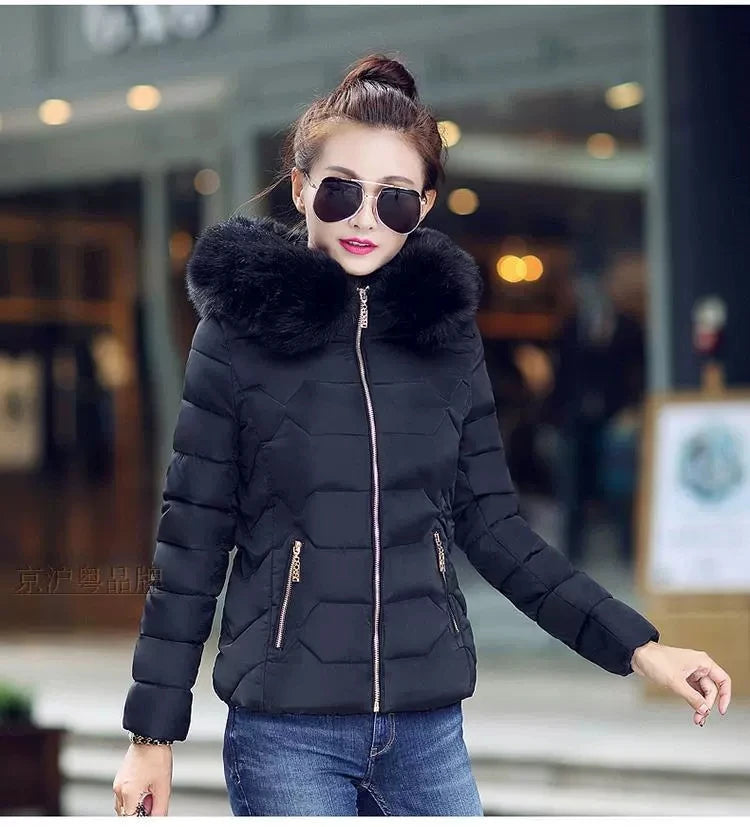 Autumn Winter Women Short Cotton Coat 2025 New Women Cotton Coat Large Fur Collar Parkas Large Size Women'S Cotton Padded Jacket