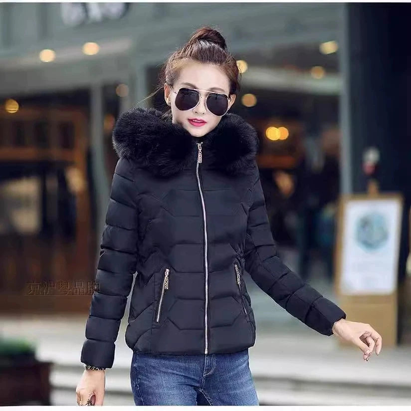 Autumn Winter Women Short Cotton Coat 2025 New Women Cotton Coat Large Fur Collar Parkas Large Size Women'S Cotton Padded Jacket