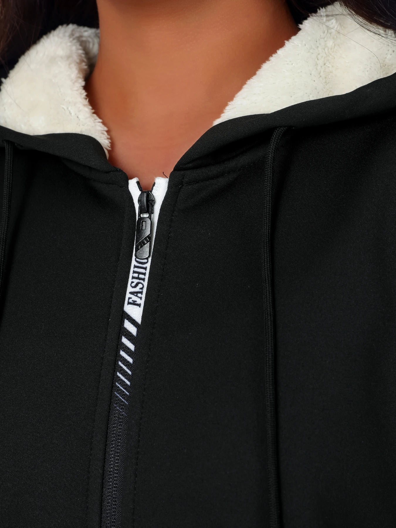 A Winter Women's Jacket, Fleece-Lined and Thickened for Warmth, Loose Casual Women's Outerwear, Polyester Fabric, Zip-Up Front, Side Zipper Pockets, Solid Color Hooded Jacket, Hidden Large Pockets Inside